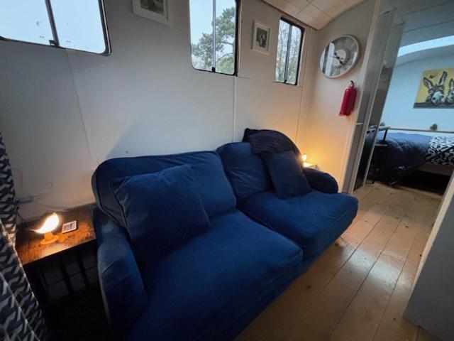 Quex Livery Glamping 伯青顿 外观 照片